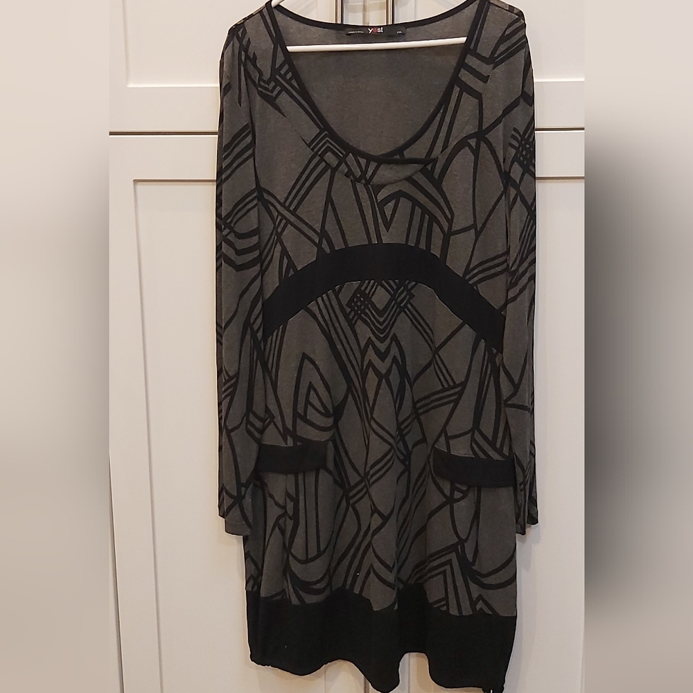 Yest abstract jersey dress.